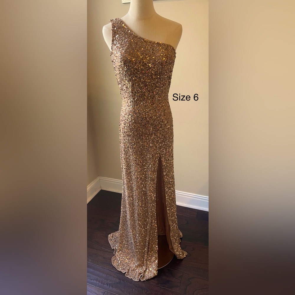 077 Elegant Gold One-Shoulder Dress